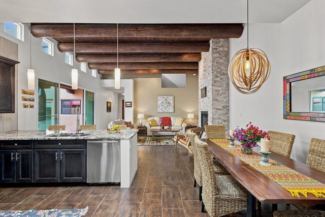 6 Camino del Centro, Santa Fe, NM 87507