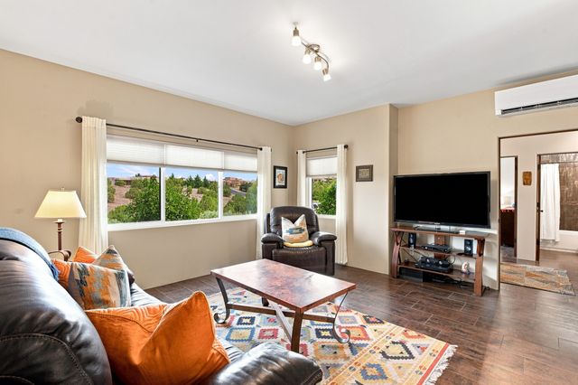 6 Camino del Centro, Santa Fe, NM 87507
