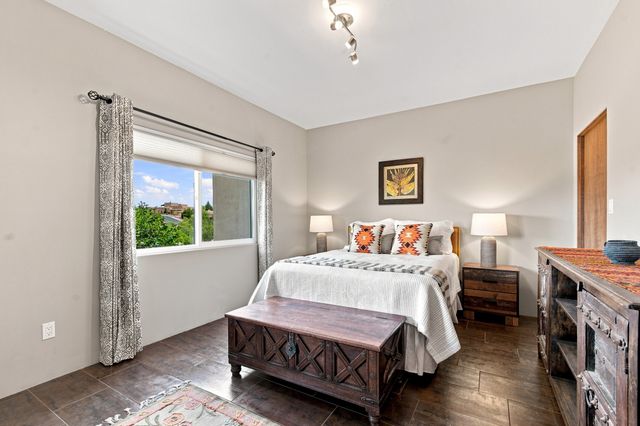 6 Camino del Centro, Santa Fe, NM 87507