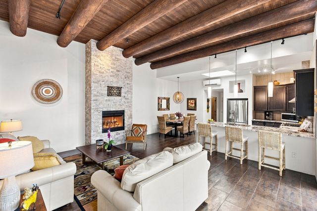 6 Camino del Centro, Santa Fe, NM 87507