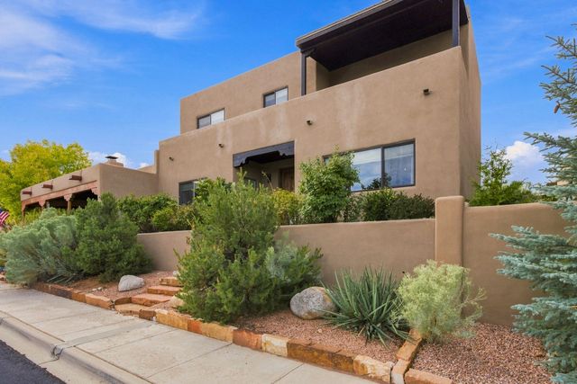 6 Camino del Centro, Santa Fe, NM 87507