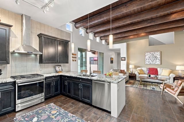 6 Camino del Centro, Santa Fe, NM 87507