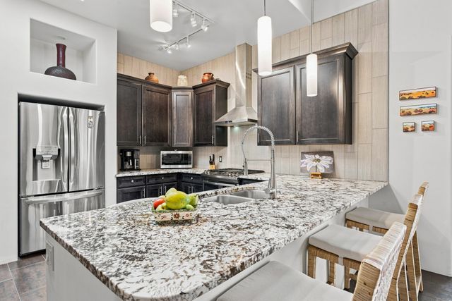 6 Camino del Centro, Santa Fe, NM 87507