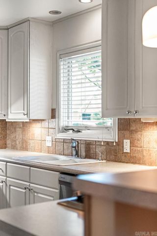 5624 N Grandview Street, Little Rock, AR 72207