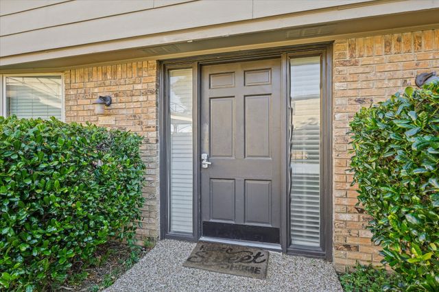 7925 Royal Lane 214, Dallas, TX 75230