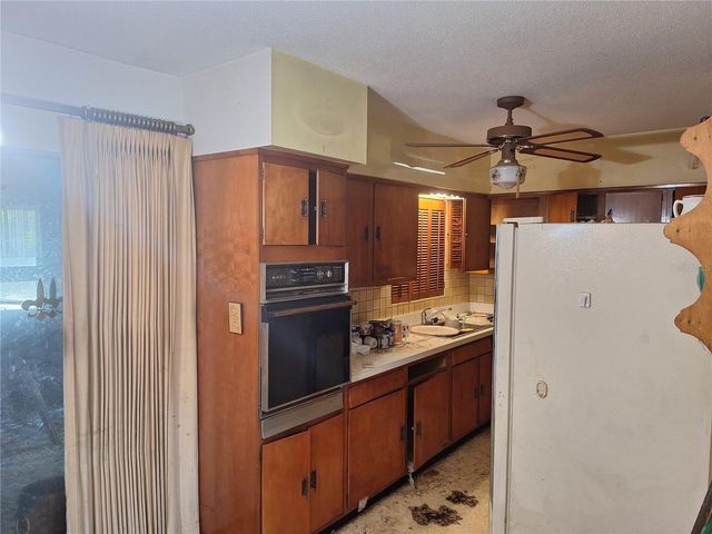 8671 MAGNOLIA DRIVE, Seminole, FL 33777