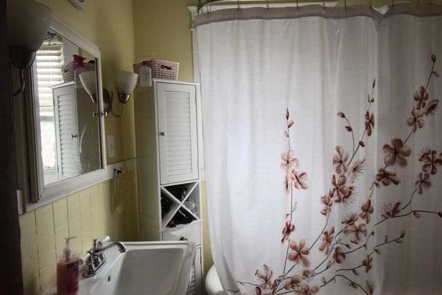 107 Grove Street, Rutland City, VT 05701
