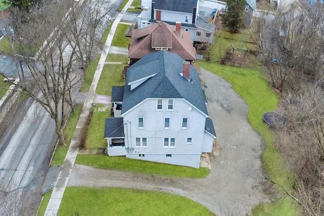 107 Grove Street, Rutland City, VT 05701