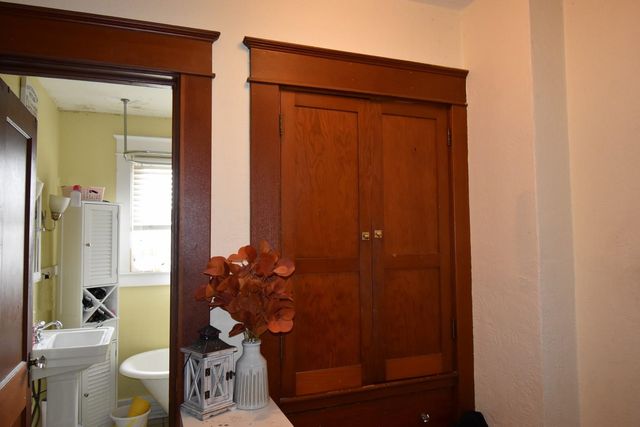 107 Grove Street, Rutland City, VT 05701