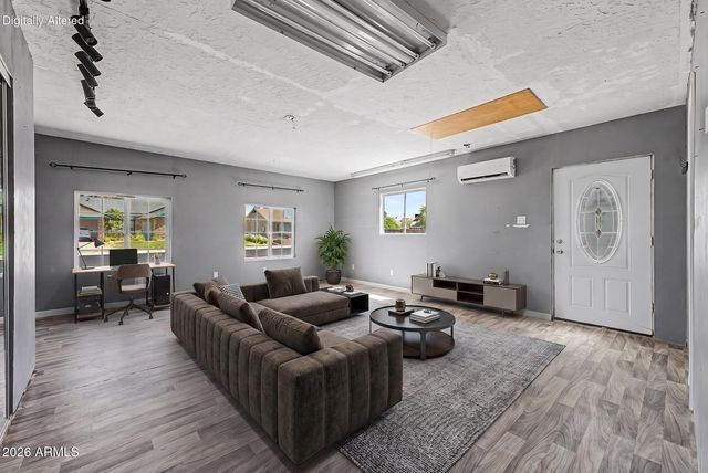 6821 W JENAN Drive, Peoria, AZ 85345