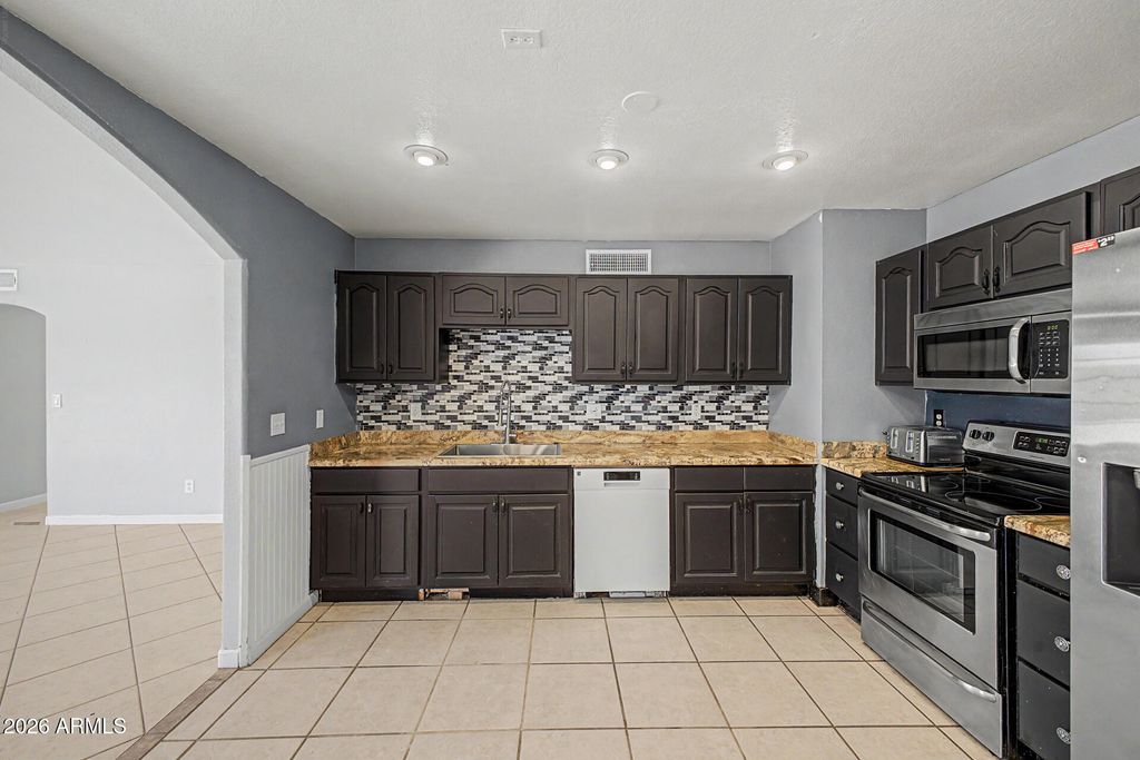 6821 W JENAN Drive, Peoria, AZ 85345 — photo 5