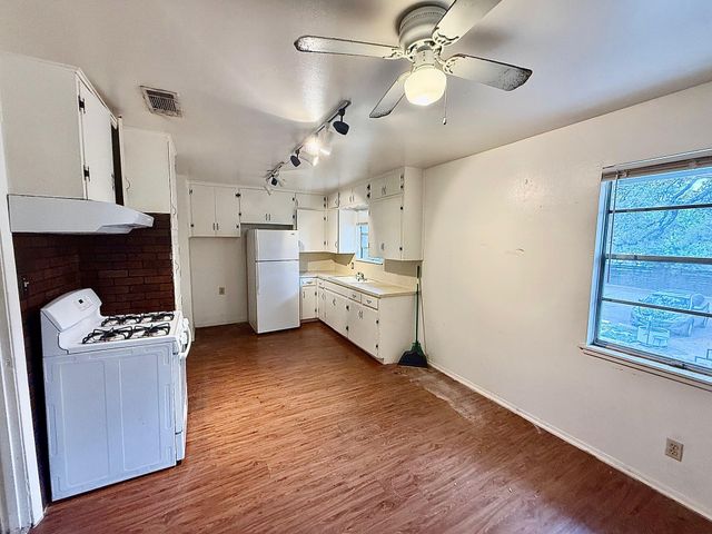 2411 S 5th ST 6, Austin, TX 78704