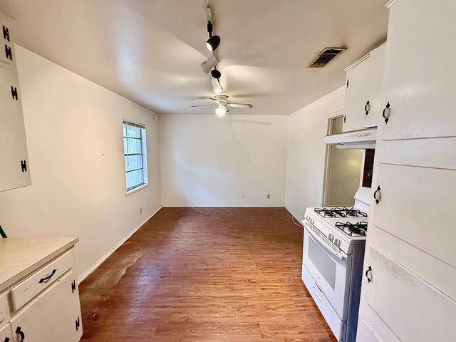 2411 S 5th ST 6, Austin, TX 78704