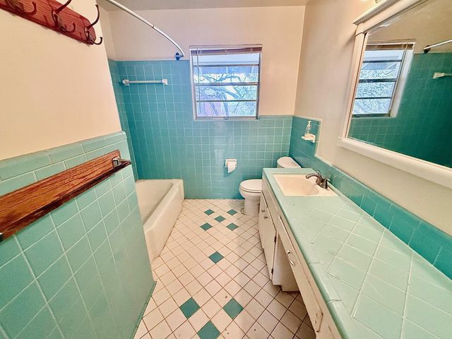 2411 S 5th ST 6, Austin, TX 78704