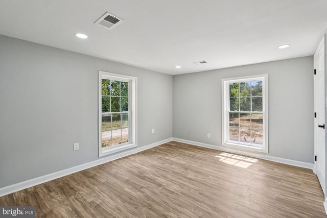 12406 STRODES MILL RD, Remington, VA 22734