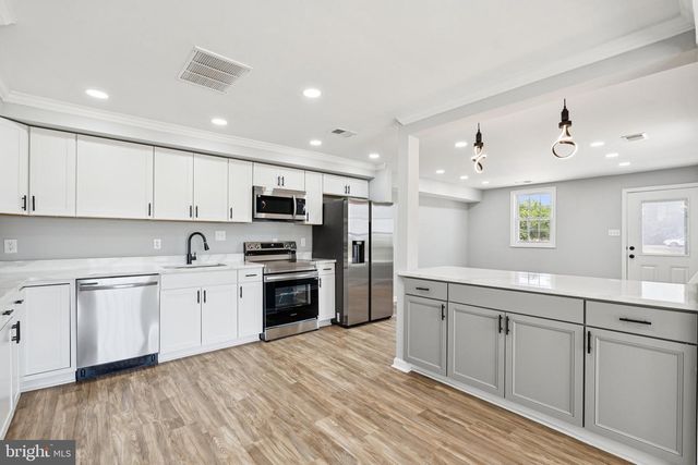 12406 STRODES MILL RD, Remington, VA 22734