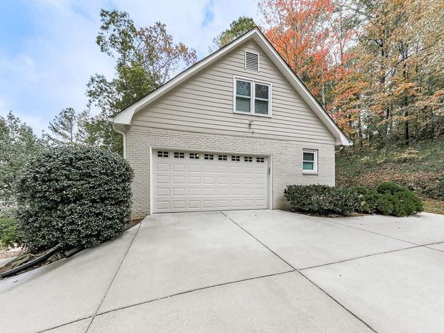 63 Geraldine SE Drive, Smyrna, GA 30082