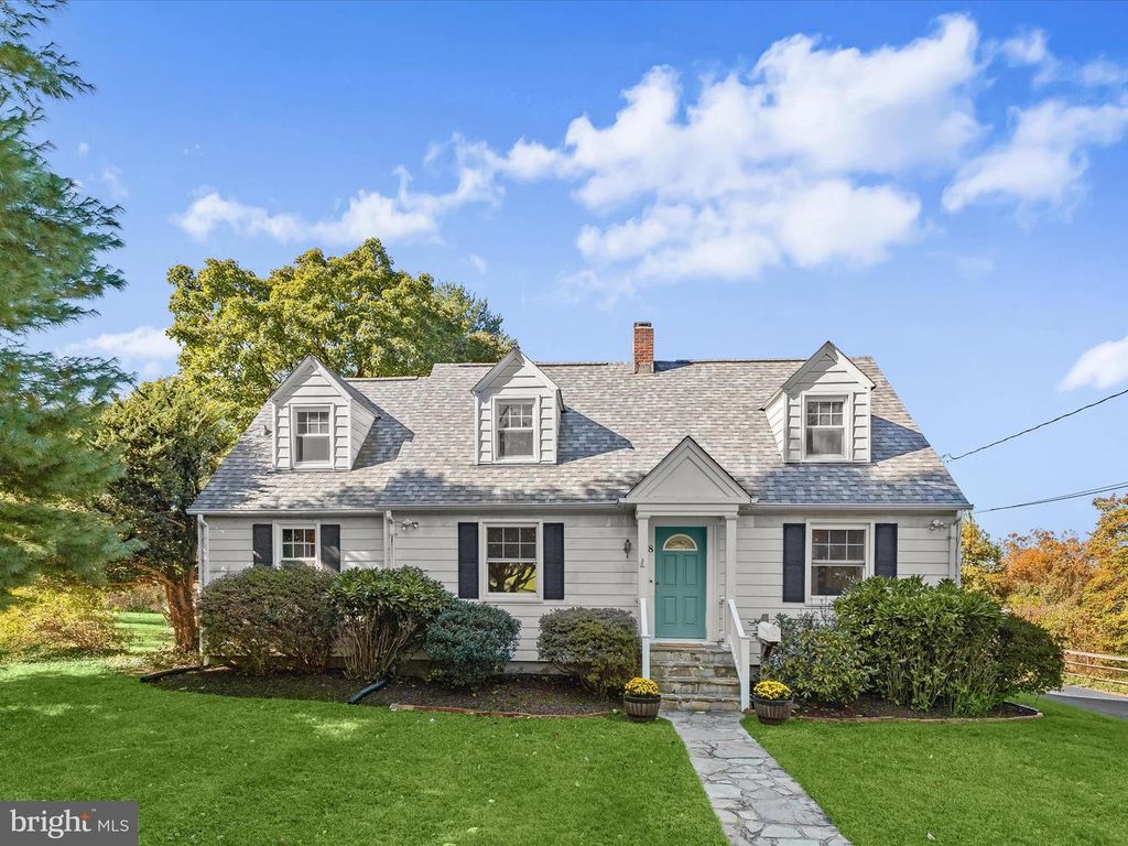 8 SEMINOLE AVE, Baltimore, MD 21228