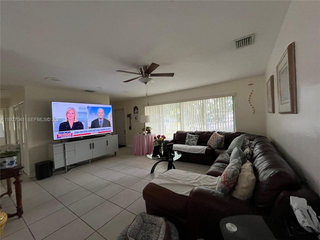 10011 SW 162nd St, Miami, FL 33157