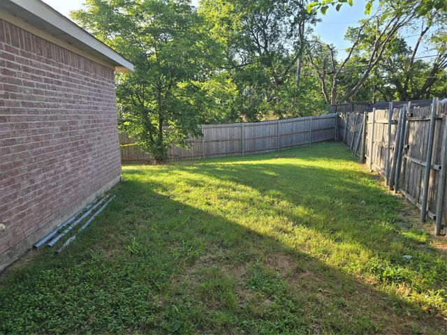 1512 Parrot Court, Desoto, TX 75115