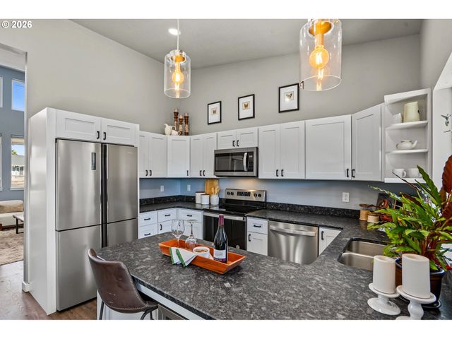 1004 36TH Ave, Albany, OR 97321