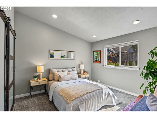 1004 36TH Ave, Albany, OR 97321