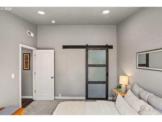 1004 36TH Ave, Albany, OR 97321