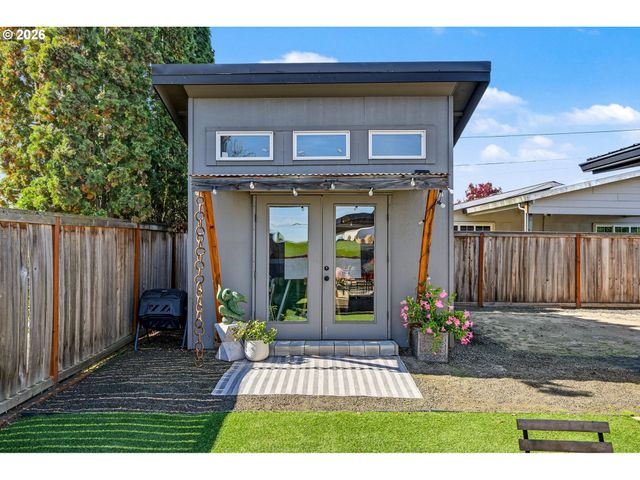 1004 36TH Ave, Albany, OR 97321