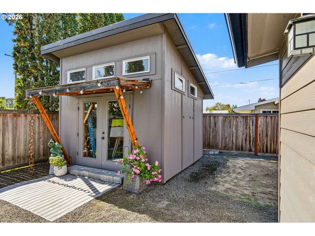 1004 36TH Ave, Albany, OR 97321