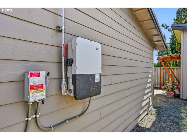 1004 36TH Ave, Albany, OR 97321