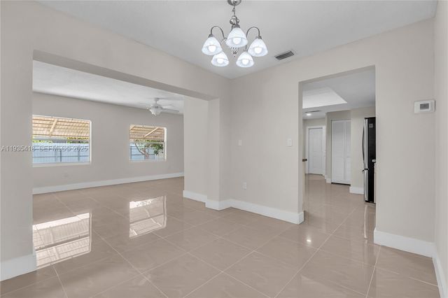 8400 NW 25th St, Sunrise, FL 33322