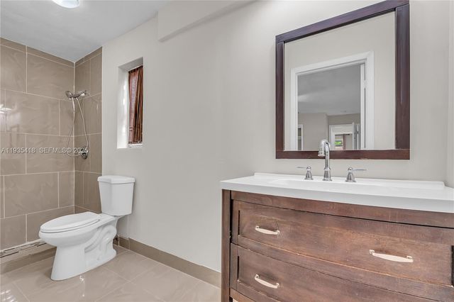 8400 NW 25th St, Sunrise, FL 33322