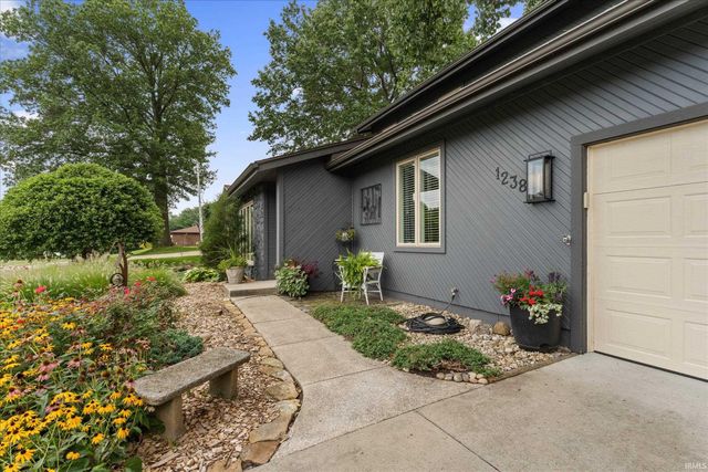 1238 Echo Drive, South Bend, IN 46614
