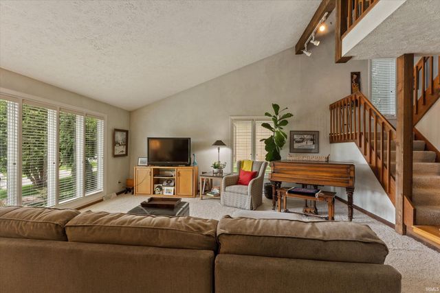 1238 Echo Drive, South Bend, IN 46614
