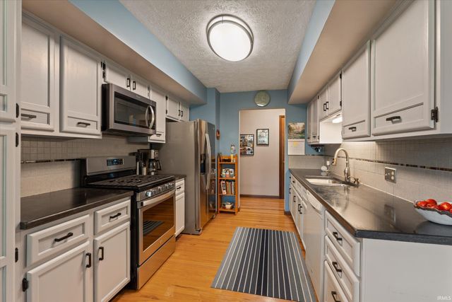 1238 Echo Drive, South Bend, IN 46614