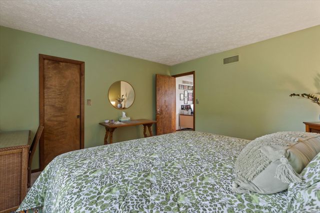 1238 Echo Drive, South Bend, IN 46614