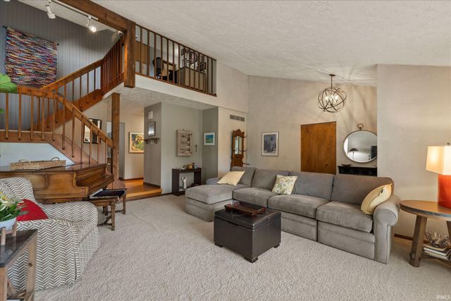1238 Echo Drive, South Bend, IN 46614