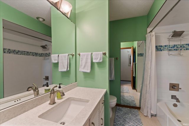 1238 Echo Drive, South Bend, IN 46614