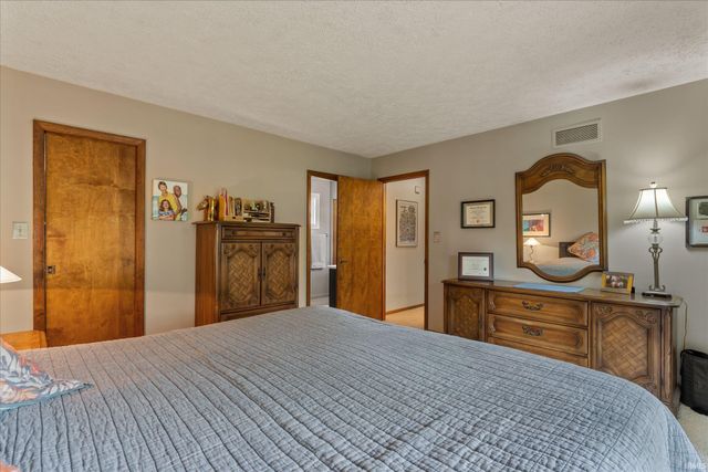 1238 Echo Drive, South Bend, IN 46614