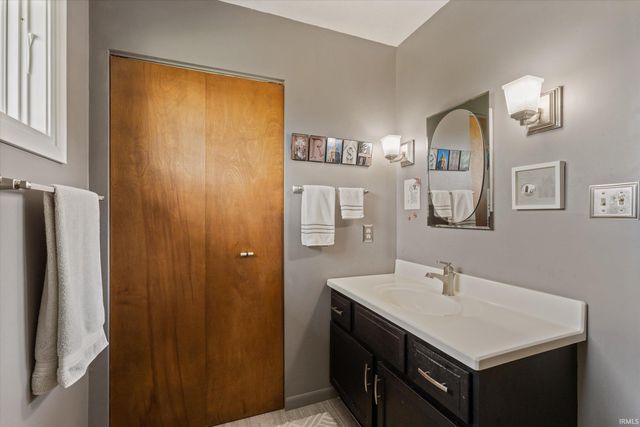 1238 Echo Drive, South Bend, IN 46614