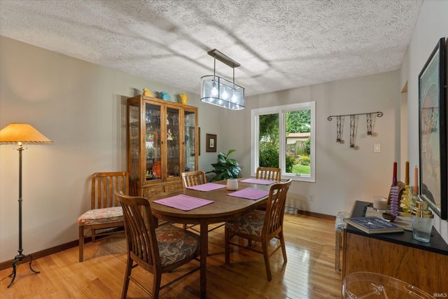 1238 Echo Drive, South Bend, IN 46614