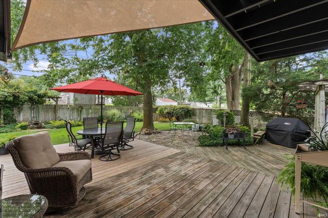1238 Echo Drive, South Bend, IN 46614