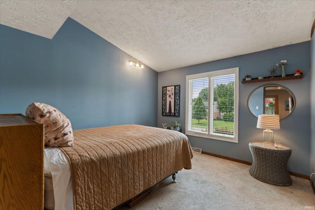 1238 Echo Drive, South Bend, IN 46614
