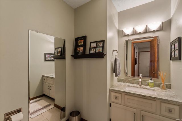 1238 Echo Drive, South Bend, IN 46614