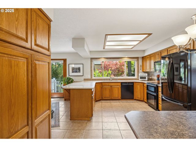 13920 Sw SECRETARIET Ln, Beaverton, OR 97008