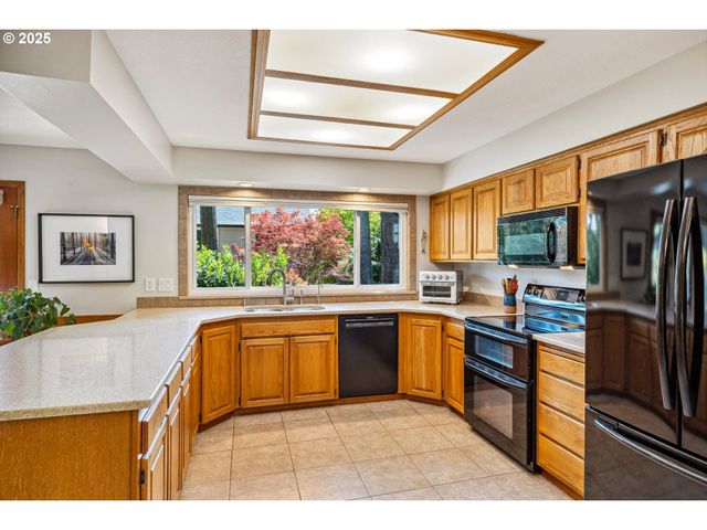 13920 Sw SECRETARIET Ln, Beaverton, OR 97008