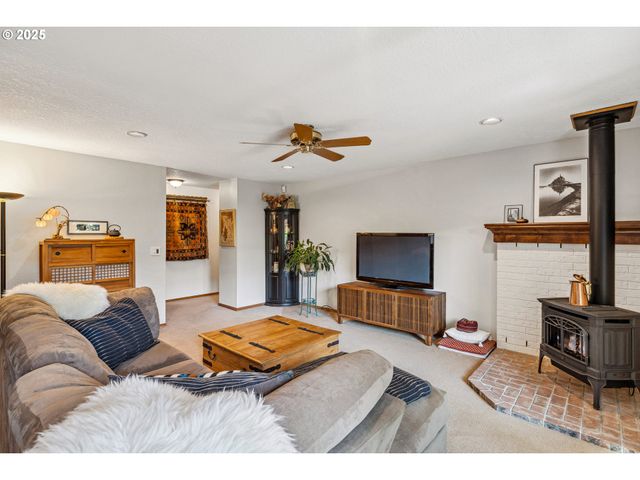 13920 Sw SECRETARIET Ln, Beaverton, OR 97008