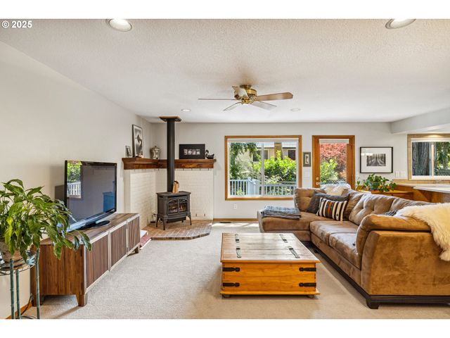 13920 Sw SECRETARIET Ln, Beaverton, OR 97008
