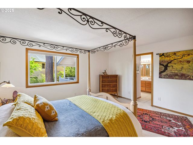 13920 Sw SECRETARIET Ln, Beaverton, OR 97008
