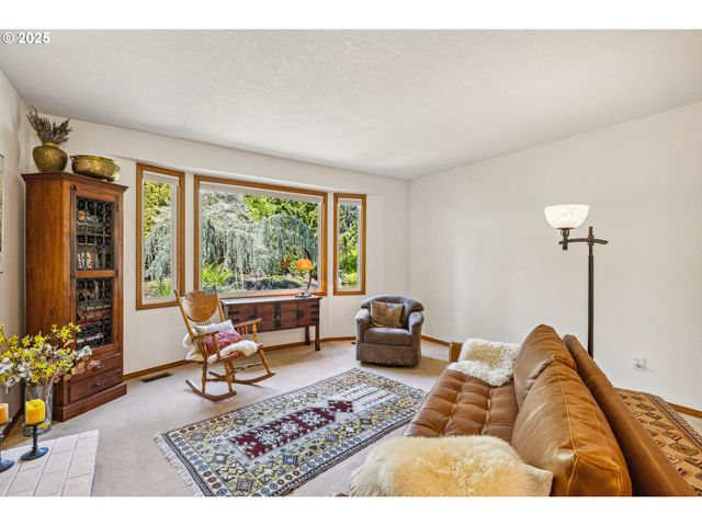13920 Sw SECRETARIET Ln, Beaverton, OR 97008